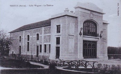 la salle Wogner de Vertus sur une carte postale ancienne